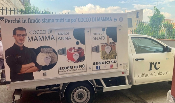 Il pasticciere Raffaele Caldarelli lancia l’appello per il furgone rubato