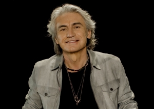 Luciano Ligabue: esce il 25 agosto il nuovo singolo “Una canzone senza tempo”; dal 9 ottobre in tour